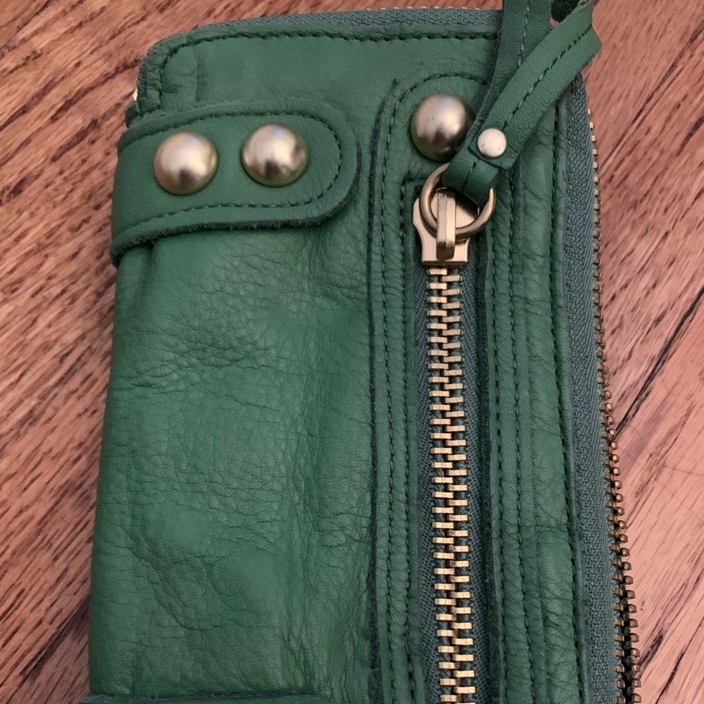 Linea Pelle Green Leather Waller Gold